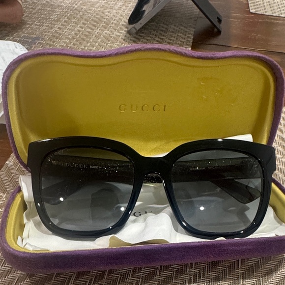 Gucci Women's Black Square Sunglasses - Picture 1 of 6